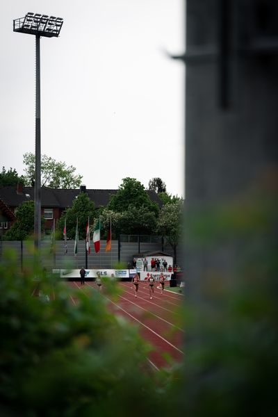 Carolin Schäfer (Eintracht Frankfurt), Sophie Weißenberg (TSV Bayer 04 Leverkusen) ueber 200m am 07.05.2022 beim Stadtwerke Ratingen Mehrkampf-Meeting 2022 in Ratingen